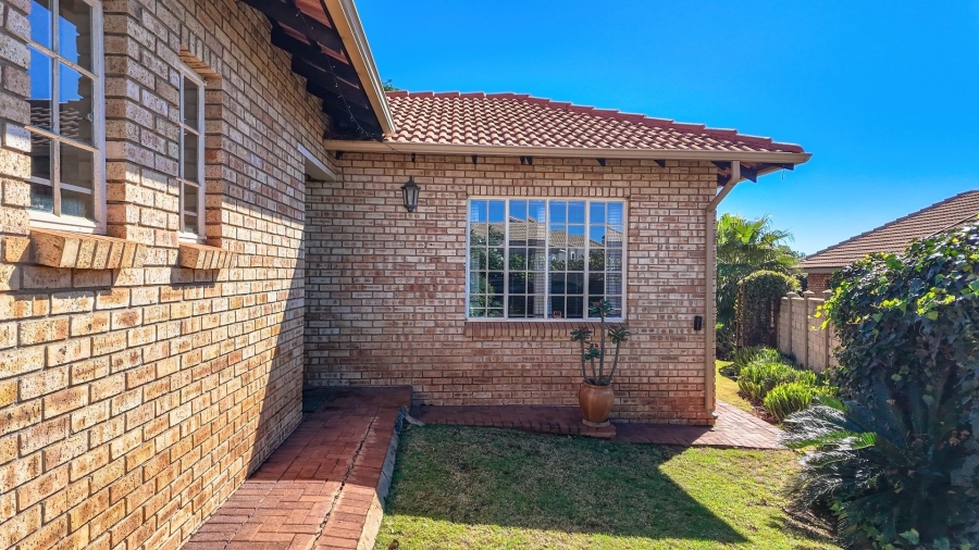 3 Bedroom Property for Sale in Safari Gardens North West